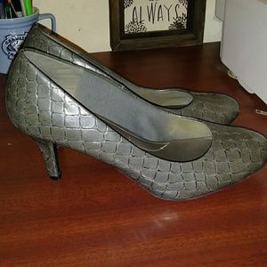 Comfort Plus Snakeskin Pumps